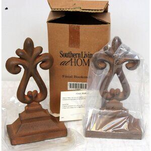 Southern Living Finial Bookends NEW 40845 Cast Iron Fleur De Lis Rustic Gothic